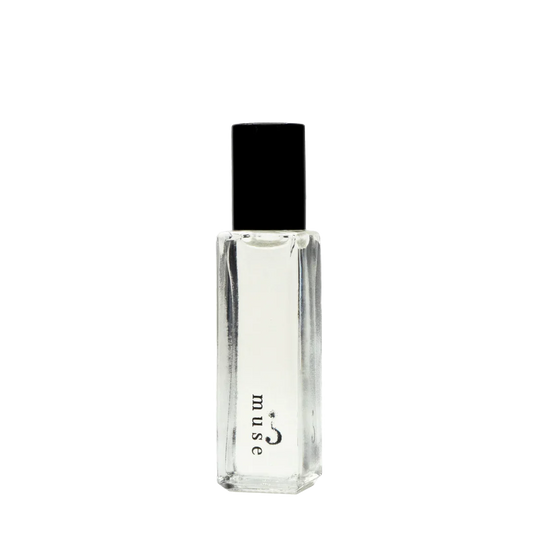 This scent transports you, whisking you away to a tropical hideaway. Creamy coconut and zesty bergamot greet you like a warm ocean breeze, while delicate peony and magnolia bloom in the background. As the day winds down, the grounding notes of sandalwood and golden amber settle in, wrapping you in the comfort of a seaside sunset. It’s the perfect scent for when you want to feel like you're on an endless getaway.