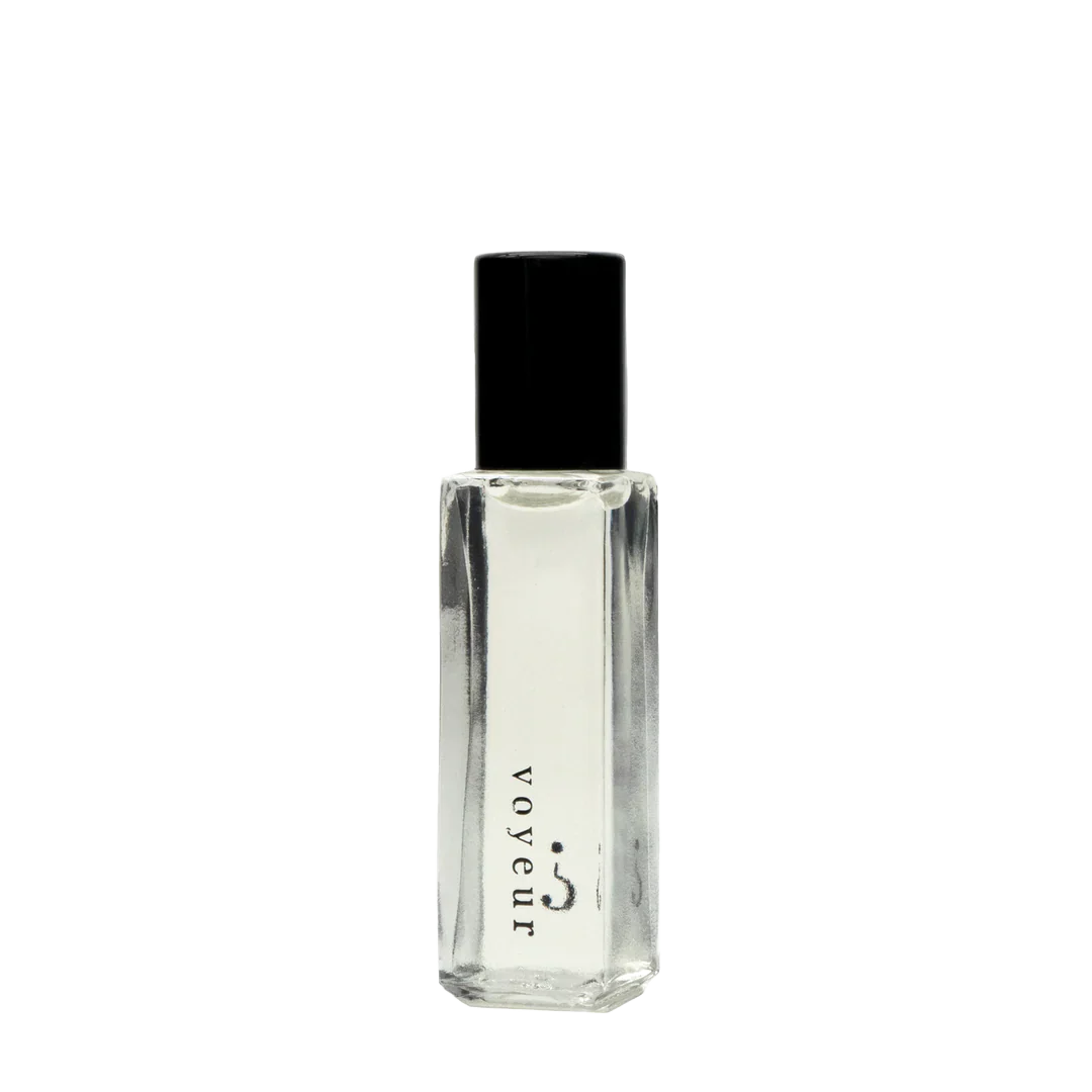 This scent is effortlessly flirty and irresistibly inviting. Sweet, creamy vanilla sets the tone with a playful warmth, while smooth sandalwood adds a touch of sophistication. The golden depth of amber ties it all together, creating a scent that feels cozy yet captivating—a perfect blend for leaving a lasting impression.