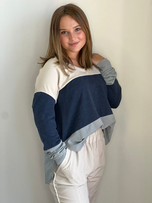 Color Block V-neck Weekender Morning Fog