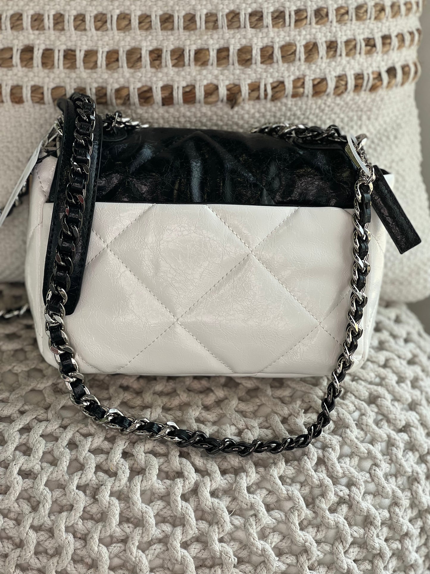 BCookie Crossbody Black/White Handbag