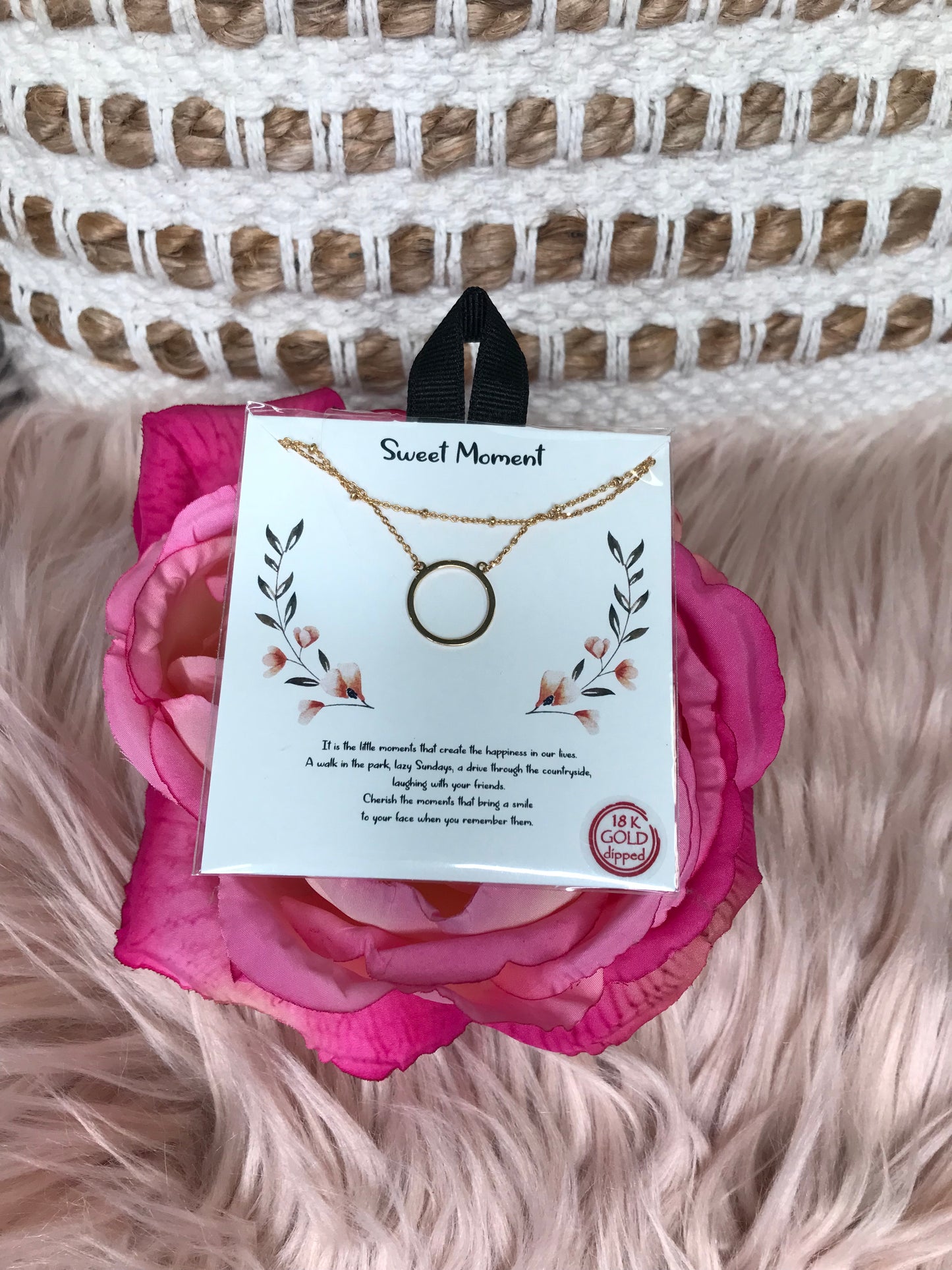 Sweet Moment Circle Necklace