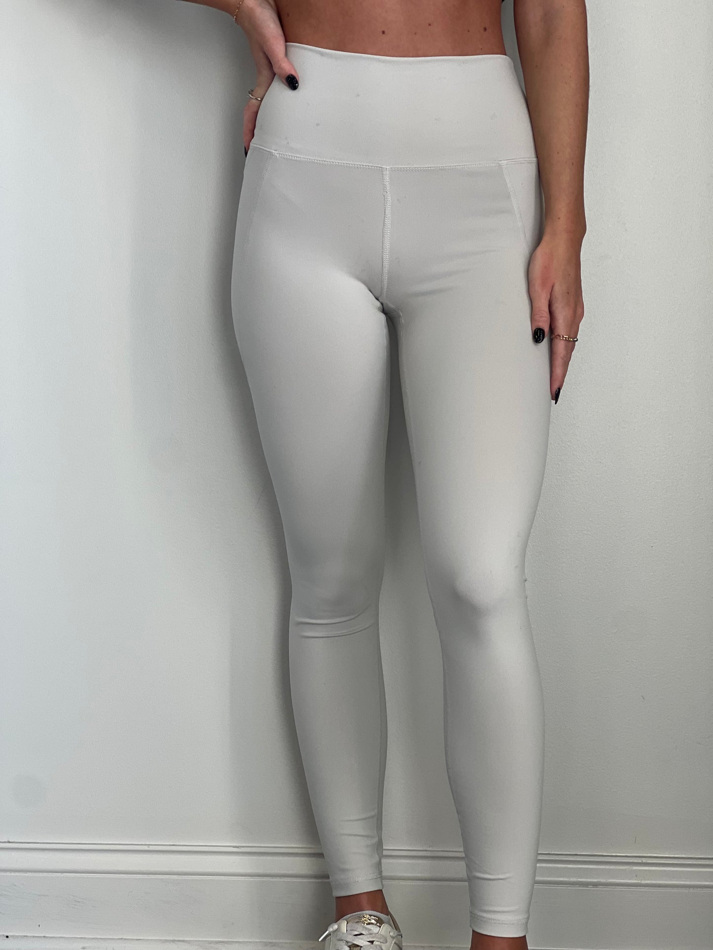 Angie Solid Light Grey Leggings – Allie and Me Boutique