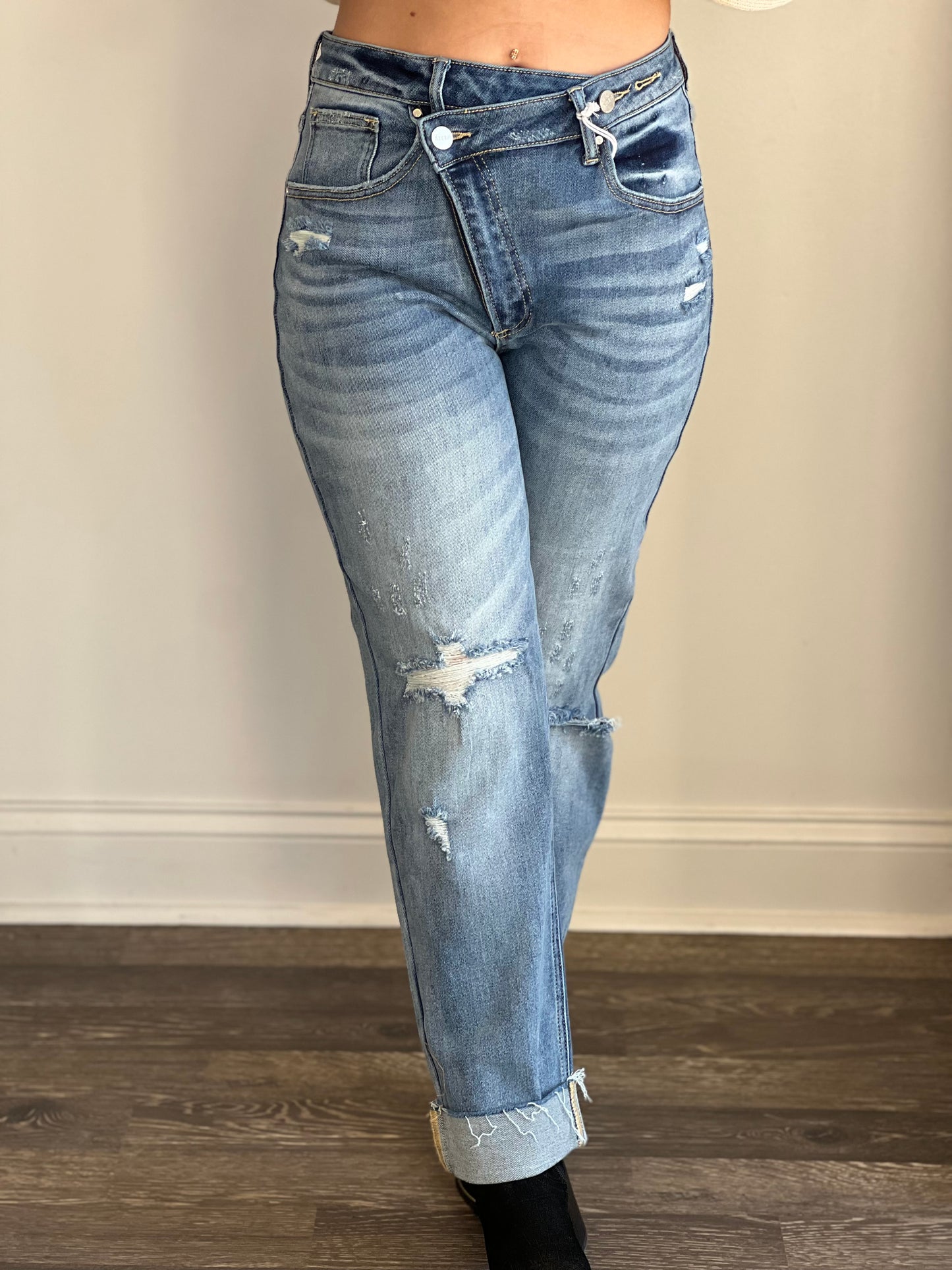 Wendy Boyfriend Crossover Jeans